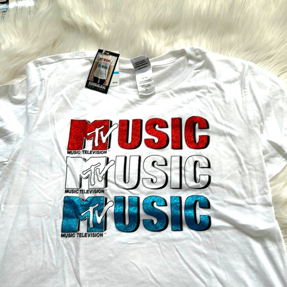 Tops - NEW MTV MUSIC GRAPHIC TEE (XL)